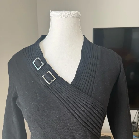 Le Château | women's small Black Wrap-Style Top with Buckle Detail - Picture 2 of 5